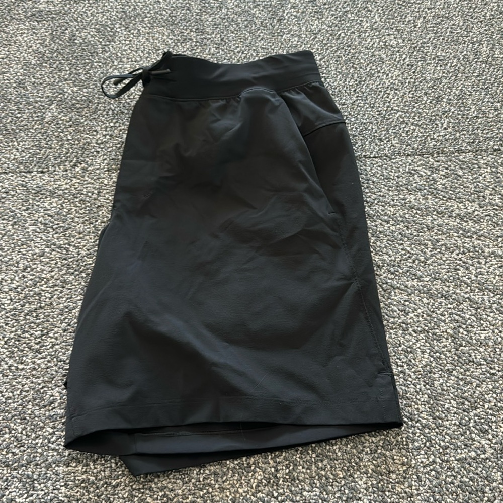 Lululemon - Men’s Zeroed In Black Shorts - XL